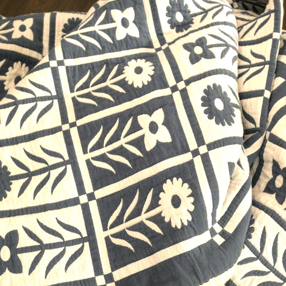 NEW QUINCE Organic Cotton Jacquard Floral Coverlet Blue King California King - Picture 8 of 9